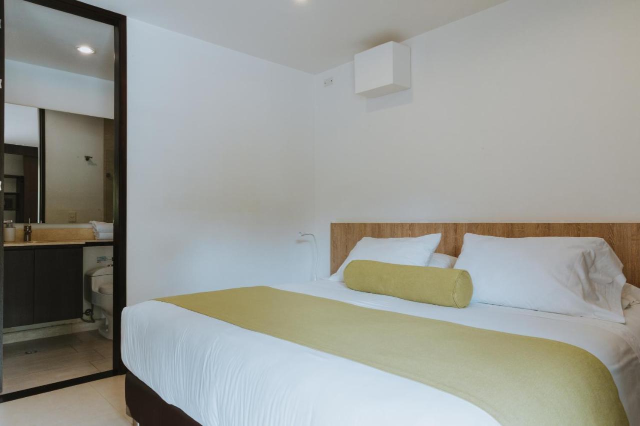 Travelers Rio Verde Living Suites Рионегро Экстерьер фото