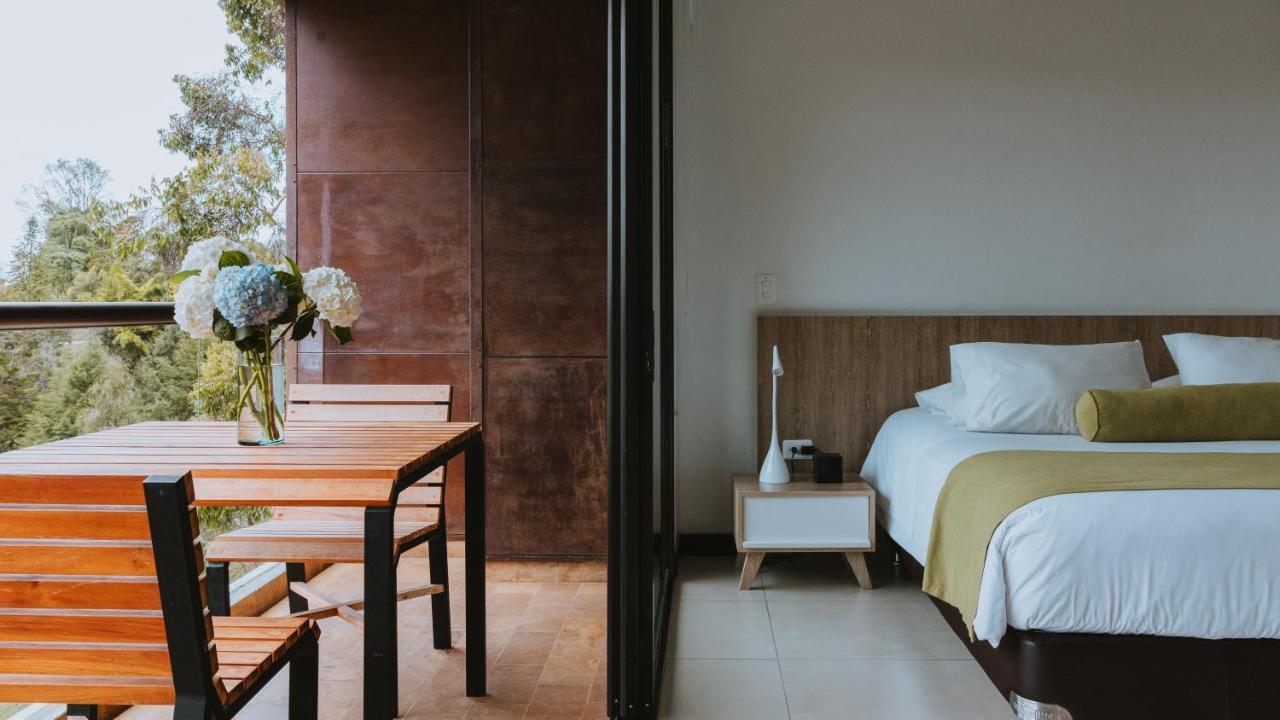 Travelers Rio Verde Living Suites Рионегро Экстерьер фото