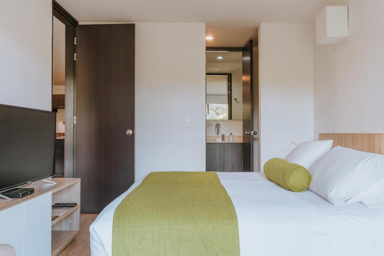Travelers Rio Verde Living Suites Рионегро Экстерьер фото