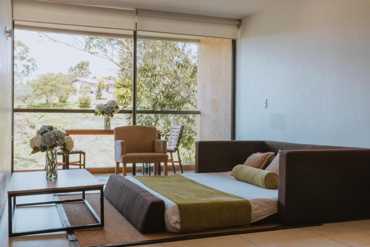 Travelers Rio Verde Living Suites Рионегро Экстерьер фото