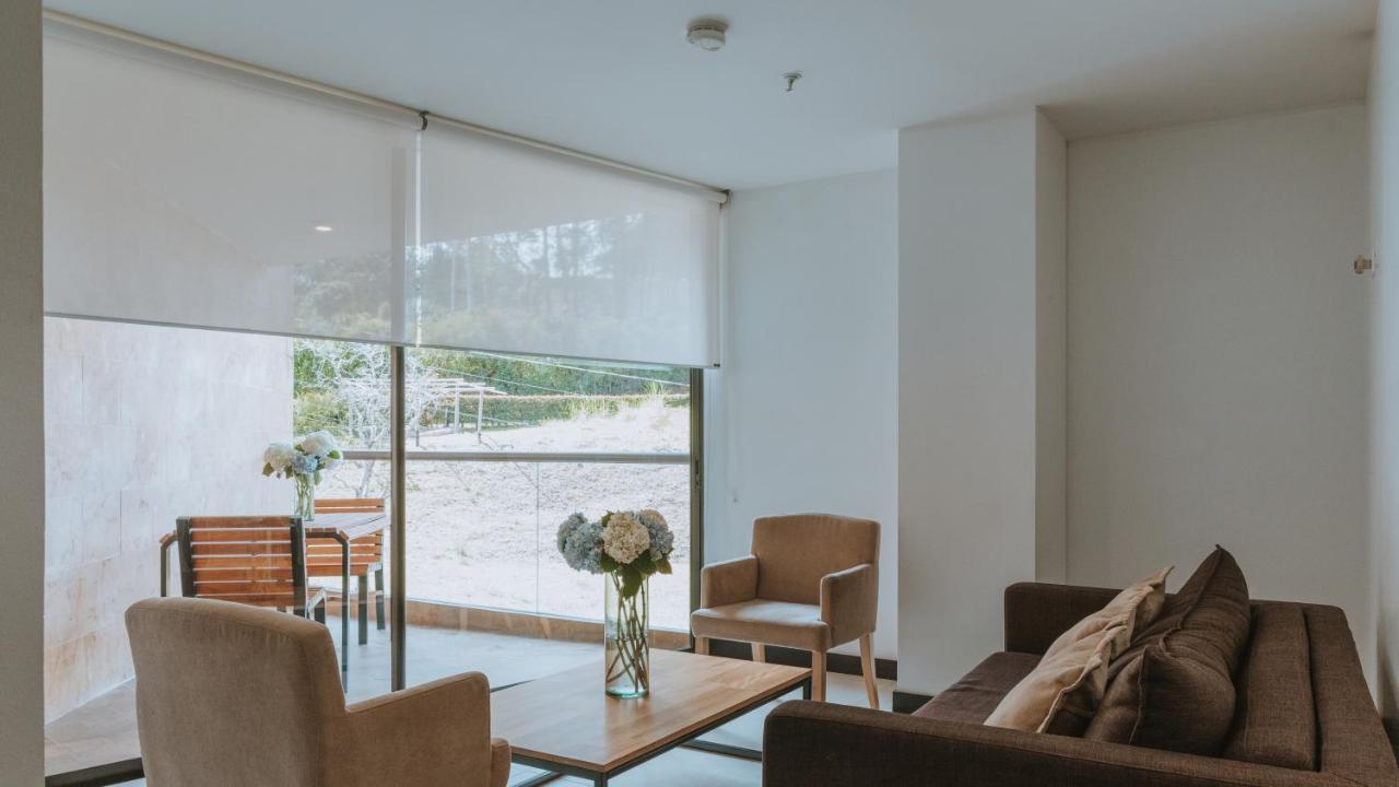 Travelers Rio Verde Living Suites Рионегро Экстерьер фото